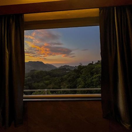 Green Palace Resort Vagamon Buitenkant foto