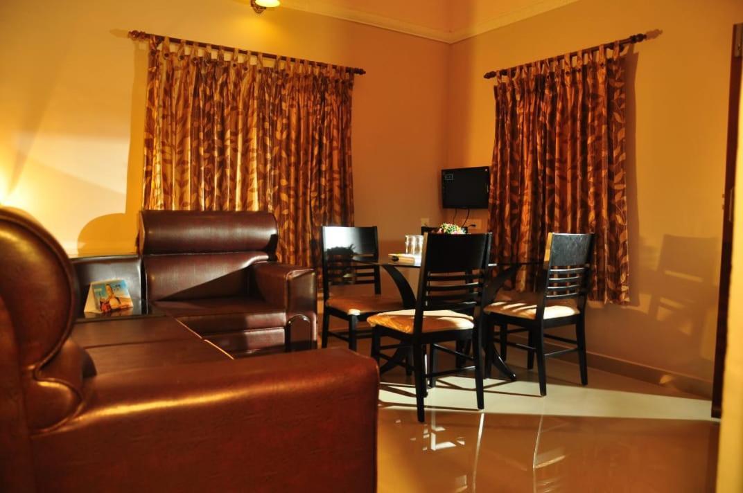 Green Palace Resort Vagamon Buitenkant foto