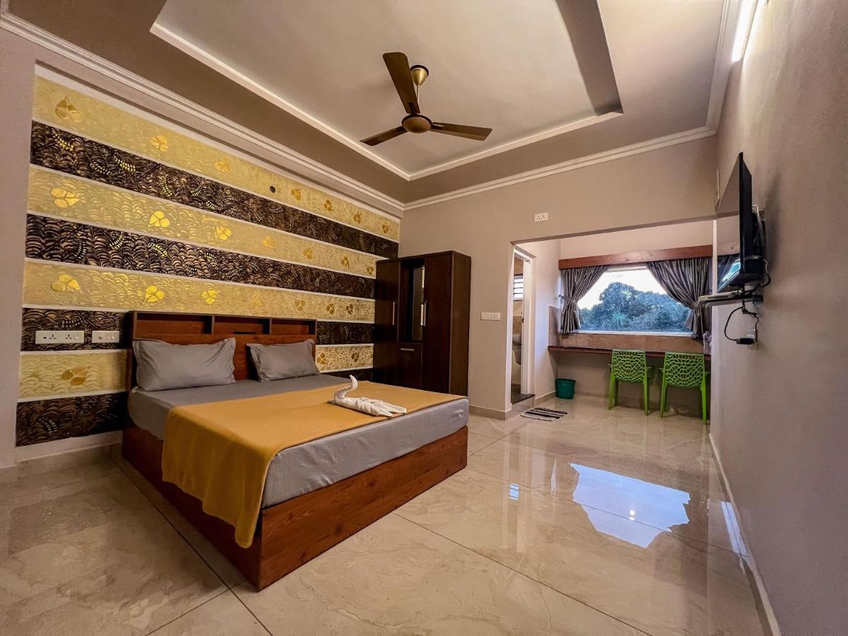 Green Palace Resort Vagamon Buitenkant foto