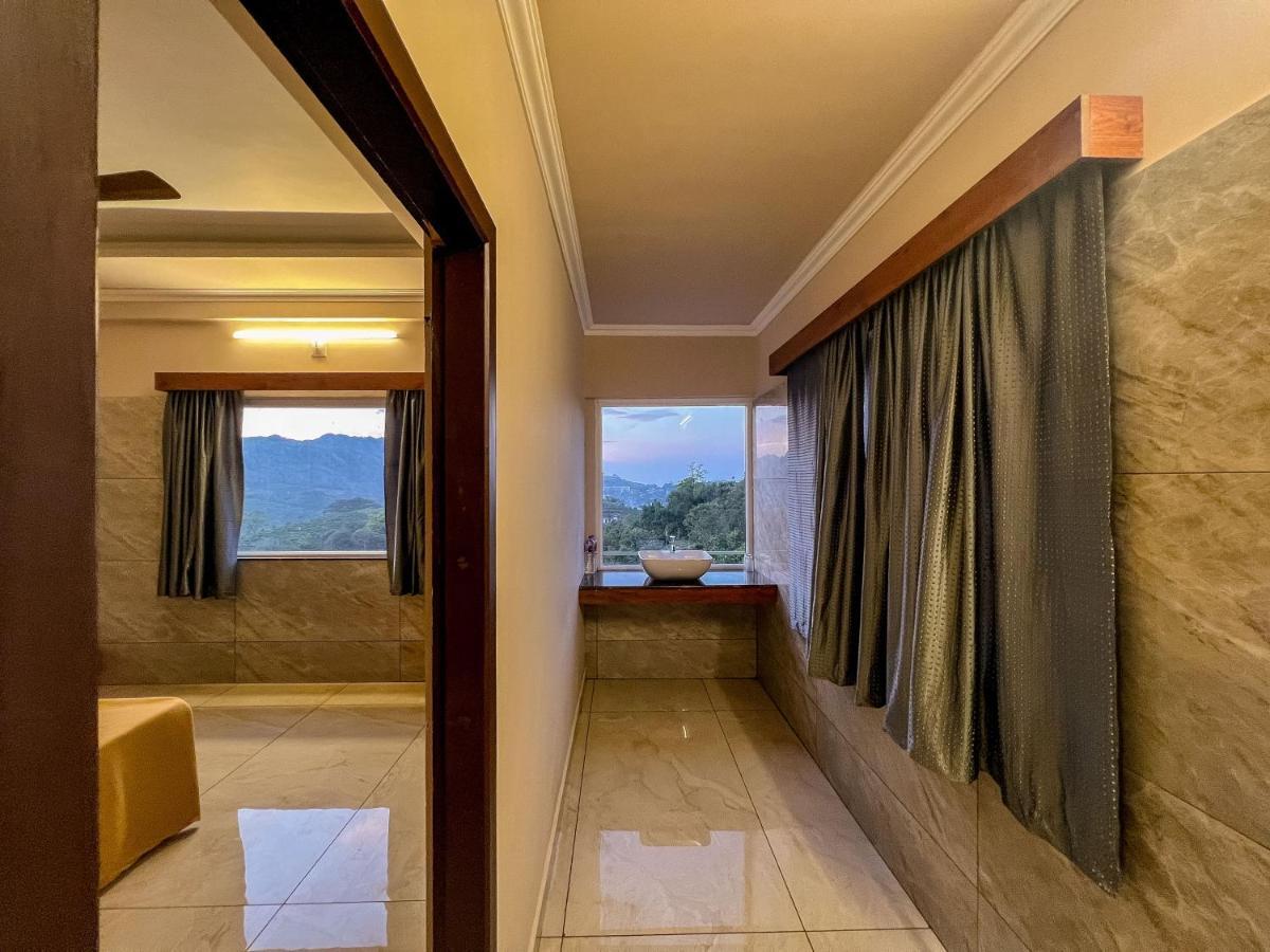 Green Palace Resort Vagamon Buitenkant foto