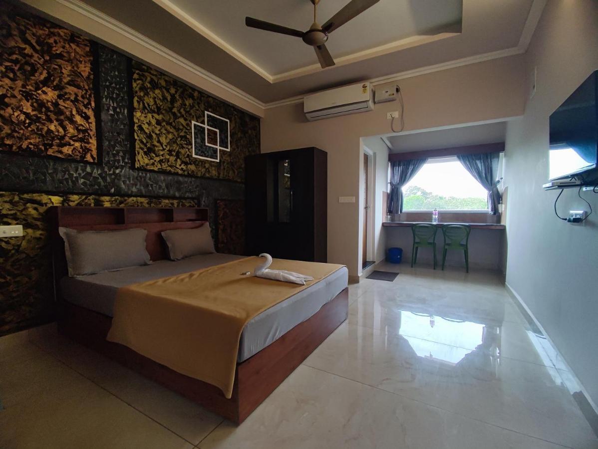 Green Palace Resort Vagamon Buitenkant foto