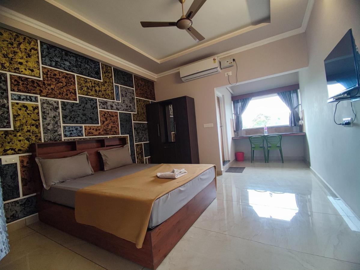 Green Palace Resort Vagamon Buitenkant foto