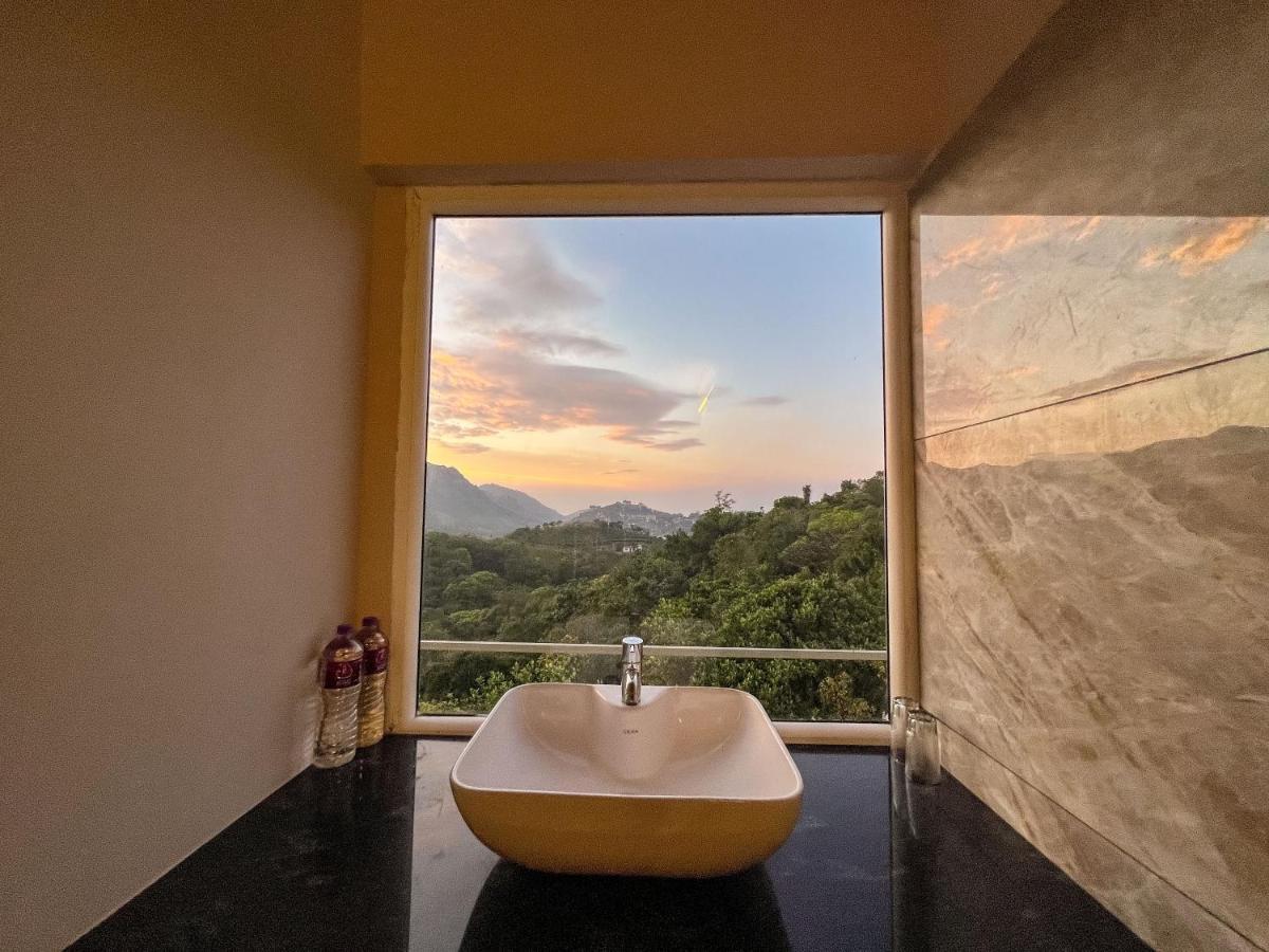 Green Palace Resort Vagamon Buitenkant foto