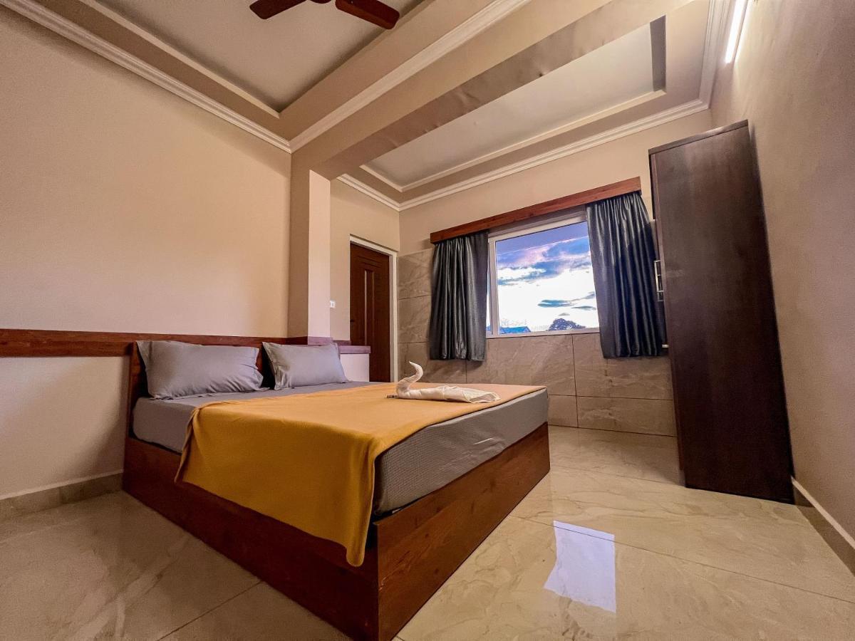 Green Palace Resort Vagamon Buitenkant foto