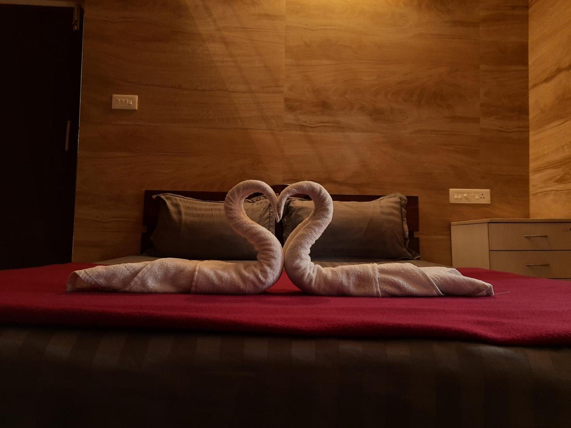 Green Palace Resort Vagamon Buitenkant foto